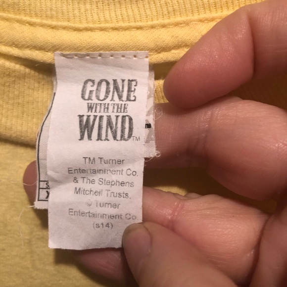 ❤️Vintage Gone with the Wind Tee- 744 *tee deal $30 or $25 w/offer - Picture 3 of 4